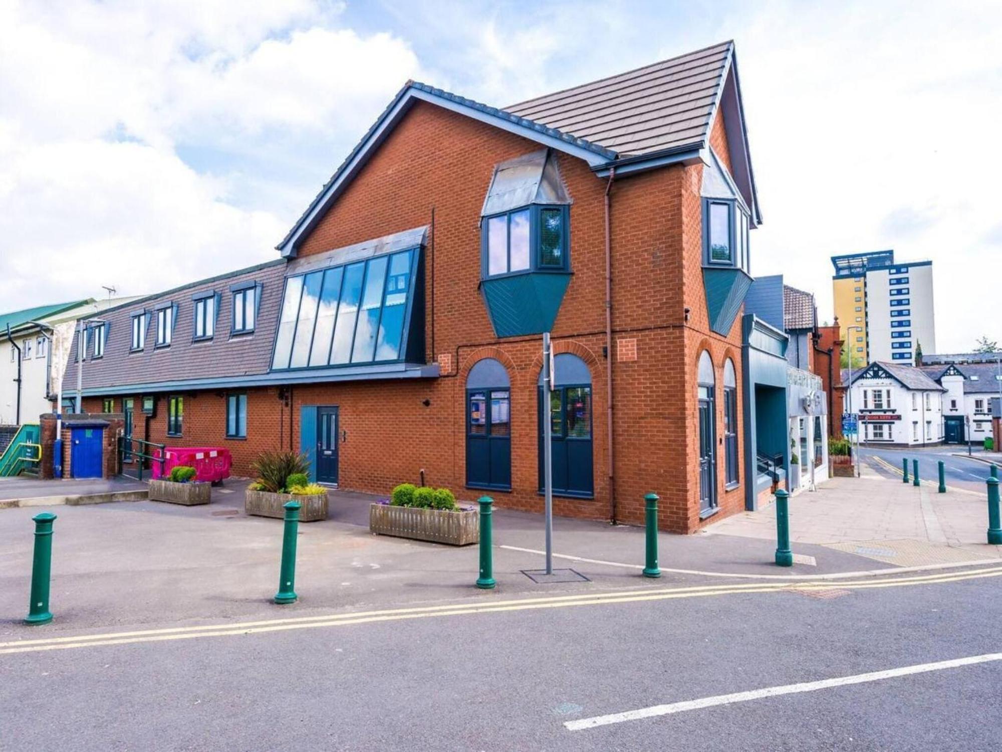 The Ecclesian Deluxe Apartments Near Trafford Centre Eccles Train Station Manchester Exterior photo
